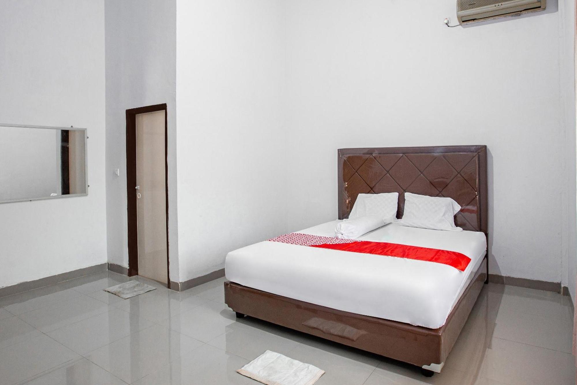 Oyo 92587 Homestay Romauli Kampung Radja Jambi Eksteriør bilde