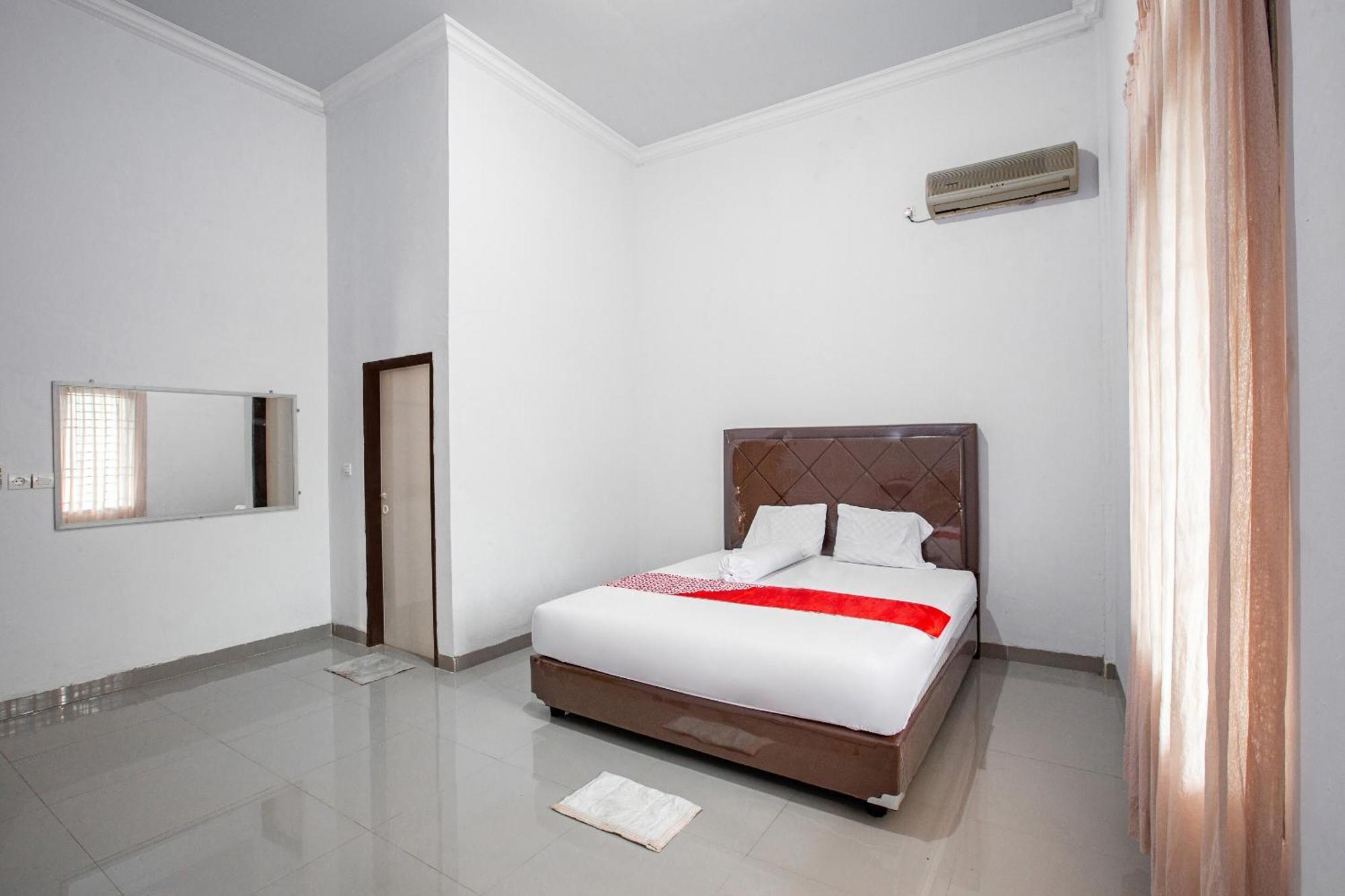 Oyo 92587 Homestay Romauli Kampung Radja Jambi Eksteriør bilde